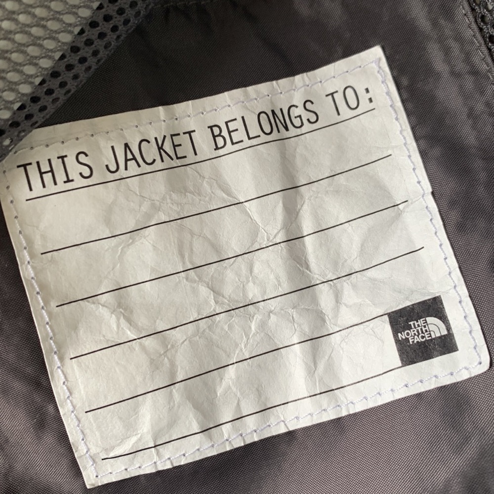 VGUC North Face girls black, size 10-12 coat with hood. - Picture 13 of 14